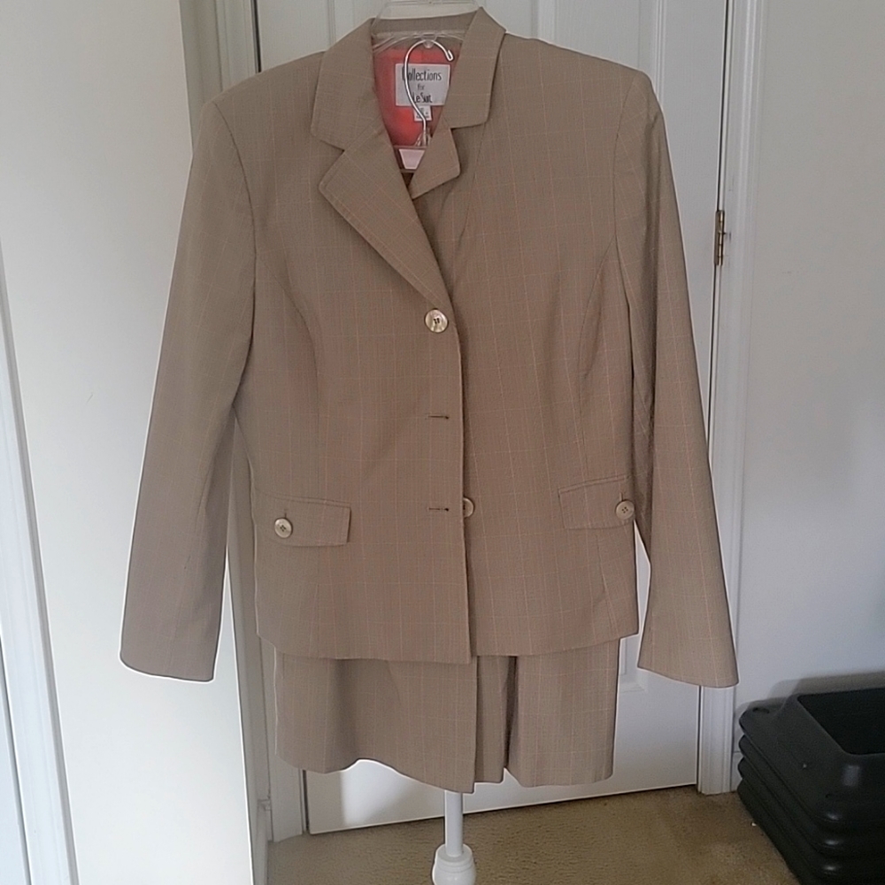 Women's suit
